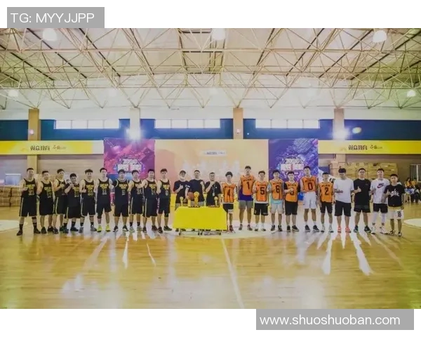 重庆篮球队的拼搏之路：城市联赛中的荣耀与挑战全景回顾