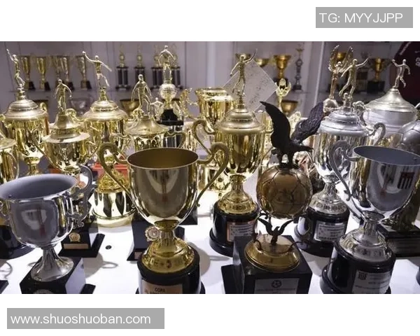 重庆足球队节奏表现分析与大满贯点评的深度解读 重庆足球队节奏表现分析与大满贯点评的深度解读